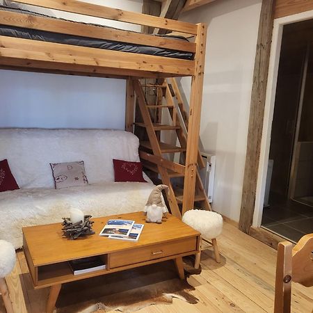 Bed and Breakfast Le Nid Des Cerfs Essert-Romand Zewnętrze zdjęcie