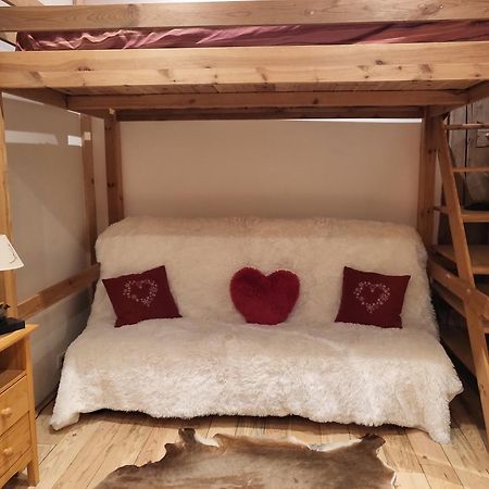 Bed and Breakfast Le Nid Des Cerfs Essert-Romand Zewnętrze zdjęcie